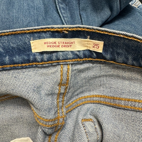Levi’s Wedgie Straight Jeans BNWOT - Picture 3 of 3